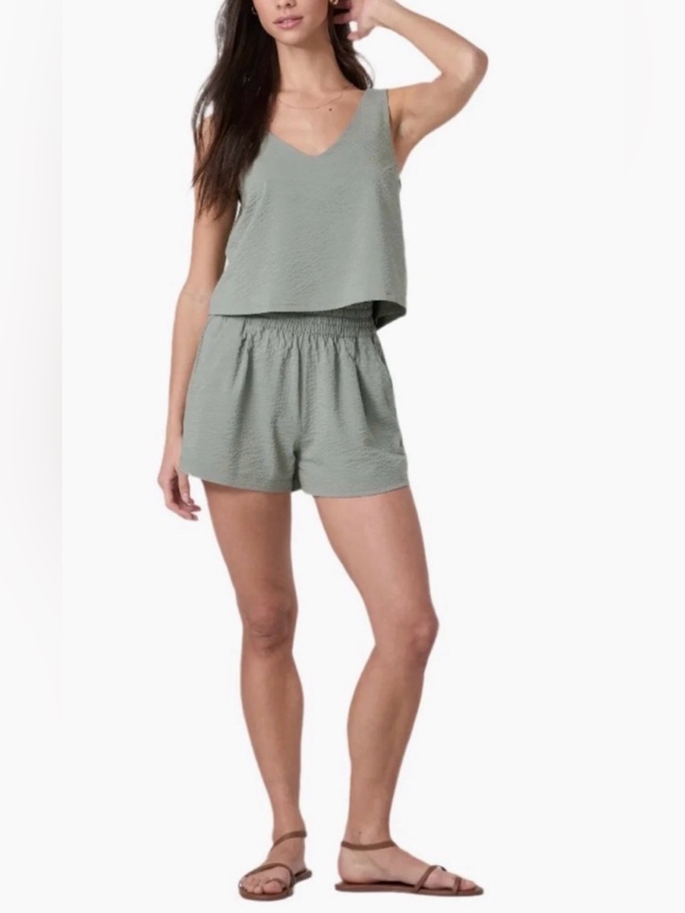 NWT Vuori Villa Collection Textured Crop Tank in color Laurel Sz M